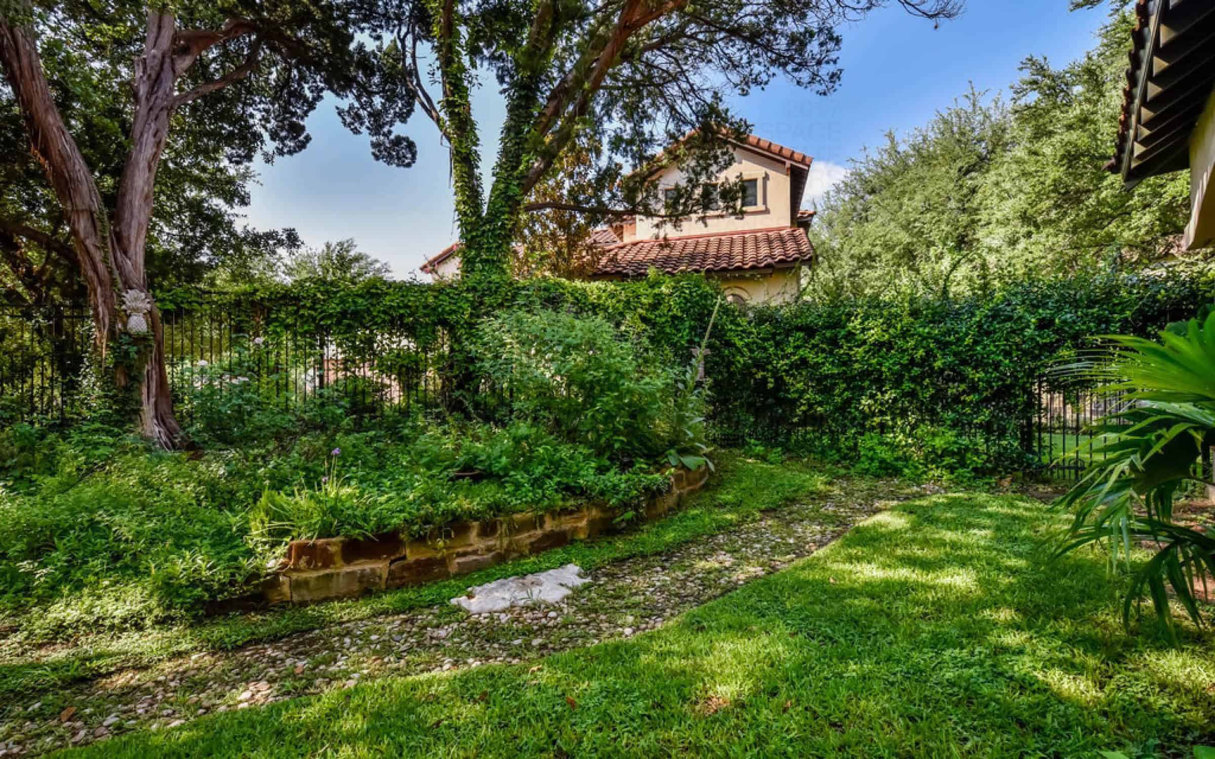 landscaping yard outside house austin liberty park